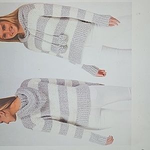 Harper Heritage Hooded Pom Pom Gray & White Sweater Women's Size Small